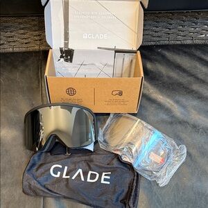 Glade Black Ski snowboard Goggles with Accessories